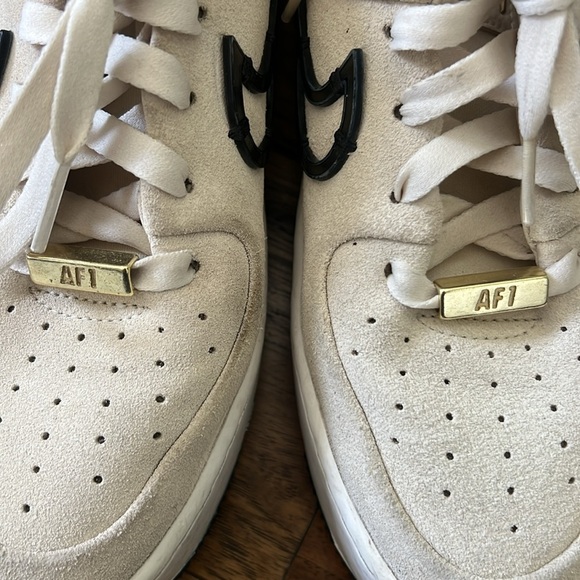 Nike Air Force 1 Sage Low LX with Double-Layered Swoosh - Picture 4 of 4